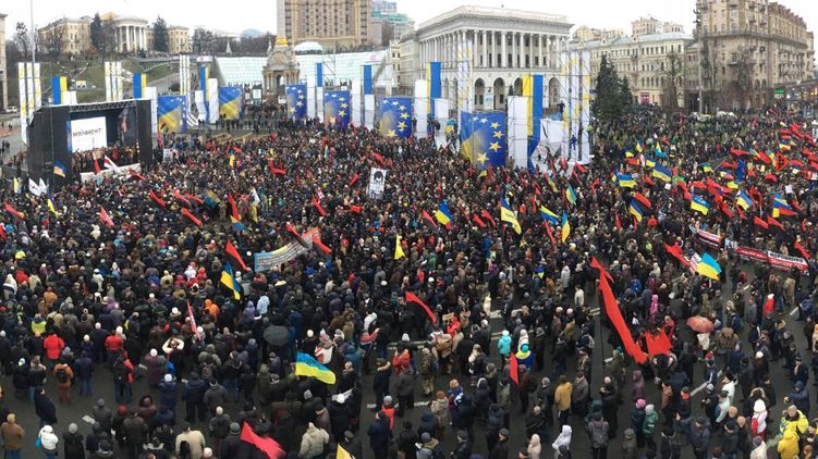 Марш за импичмент Порошенко. Майдан Независимости. Фото