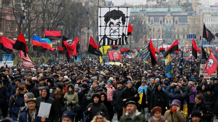 Лидер партии