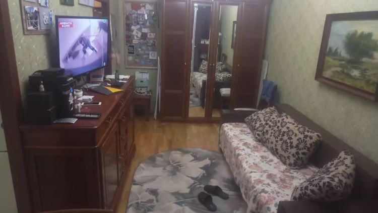 Даже за тесную и грязную