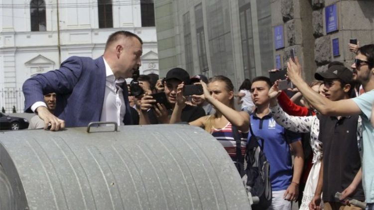 Заместителю Кернеса провели