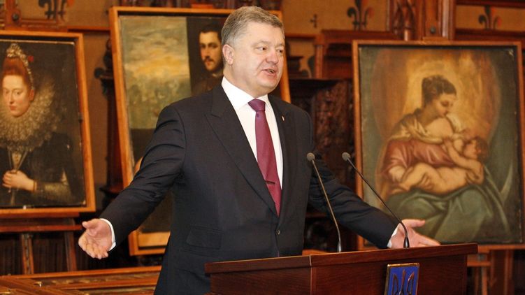 У Порошенко забрали звание почетного гражданина Вероны, которое ему присвоили бывшие власти города три года за возвращение краденных картин. Фото: Global Look Press/Str / ZUMAPRESS.com