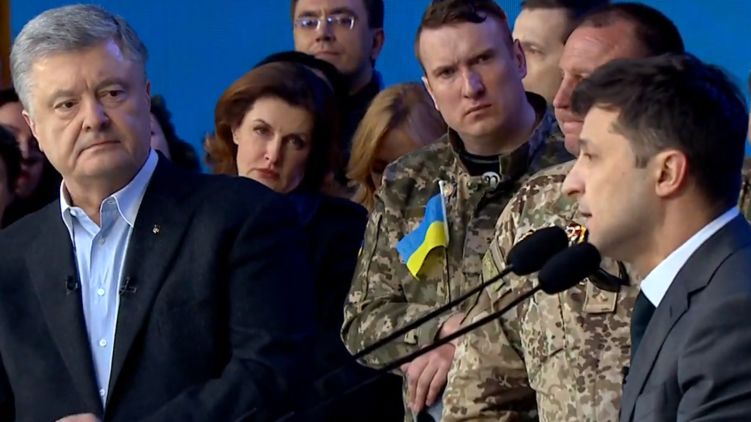 Порошенко перешел на сцену своего оппонента