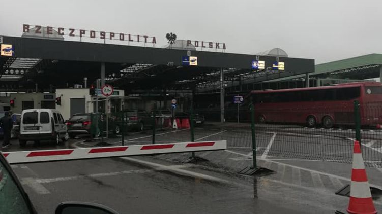 Больше всего украинцев за два года съездило в Польшу - миллион человек, почти половина из тех, кто поехал по безвизу. И в основном это заробитчане.