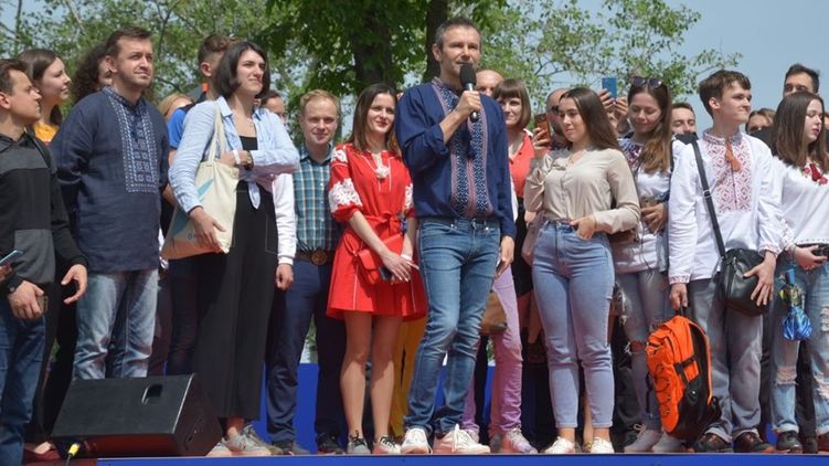 Святослав Вакарчук (в центре) не готов раскрыть все секреты своей партии
