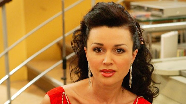 Анастасия Заворотнюк больна. Кадр из сериала