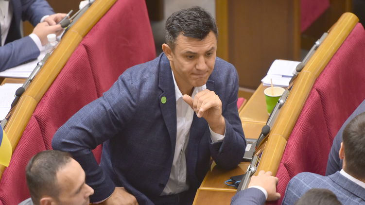 Николай Тищенко в зале заседаний ВР, фото: Изым Каумбаев,