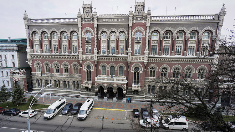 Крупные чиновники регулярно