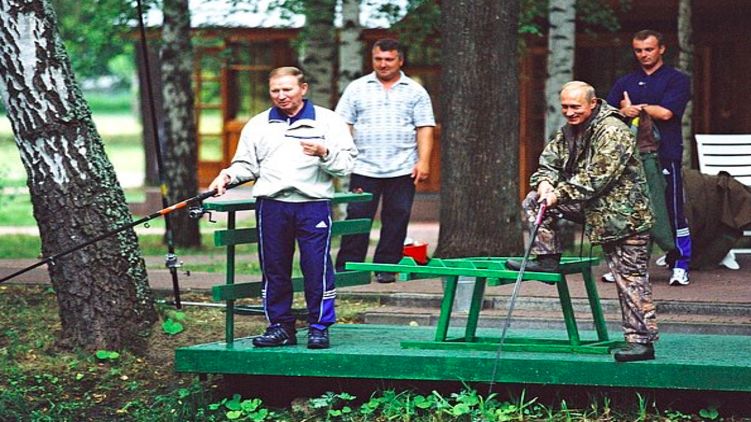 Кучма и Путин рыбачат в Тверской области