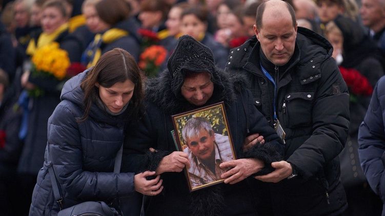 Тела погибших при падении Боинга украинцев вернули на родину. В