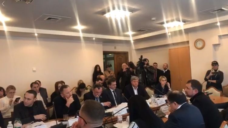 Заседание гуманитарного комитета Рады