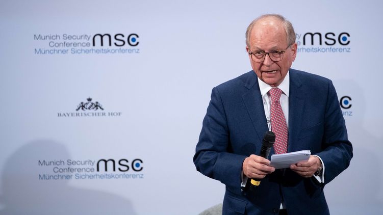 Вольфганг Ишингер, глава Мюнхенской конференции, который подписал