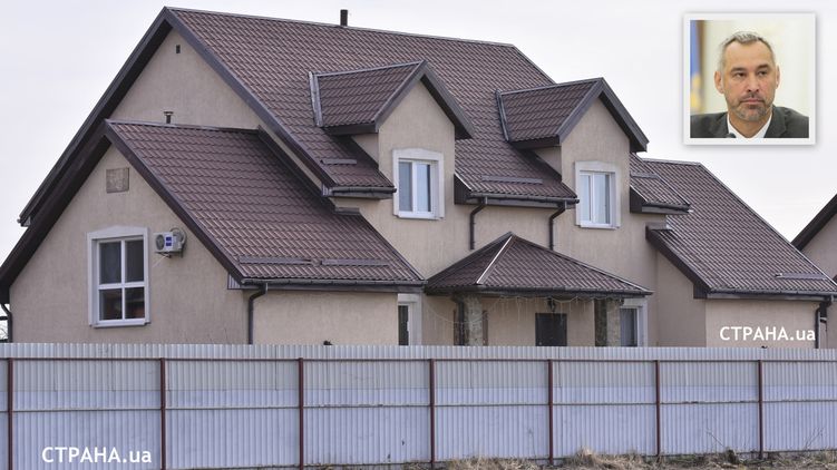 Дом в Новых Петровцах, где живет Руслан Рябошапка, фото: Изым Каумбаев,