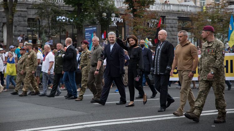 Петр Порошенко на Марше защитников. Фото