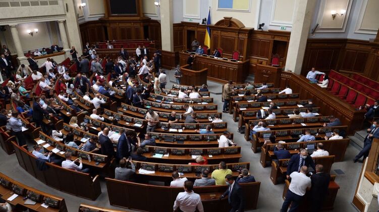Верховная Рада разделилась насчет того, проводить ли ей пленарную неделю, фото: Изым Каумбаев,