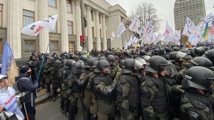 ФОПы требуют от власти отменить кассовые аппараты. Фото: