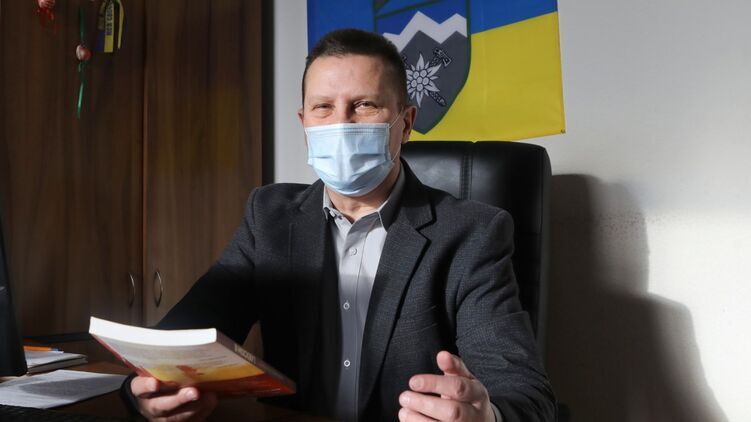 Начальник разрешительного департамента Гостелерадио Сергей Олейник. Фото