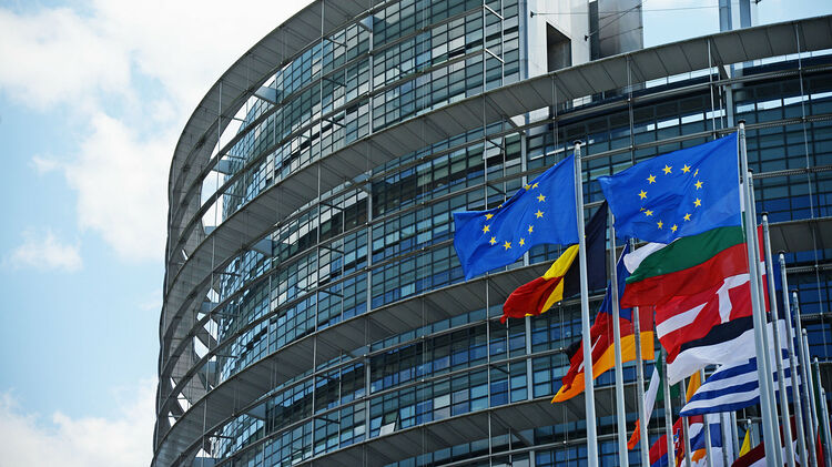Европарламент призвал Украину защитить права нацменьшинств и не блокировать выдачу пенсий жителям неподконтрольных территорий. Фото: РИА Новости