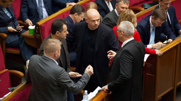 Лидер партии