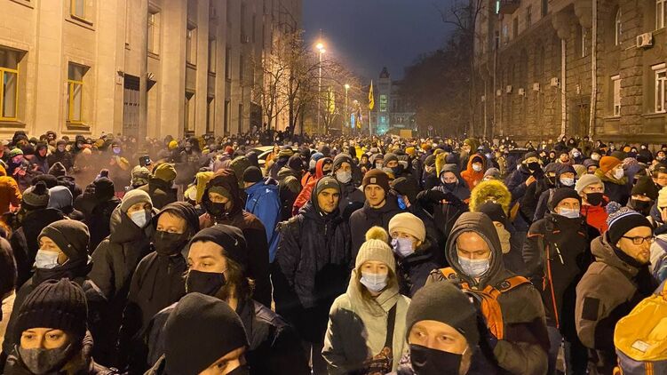 Митинг за Стерненко на Банковой. Фото