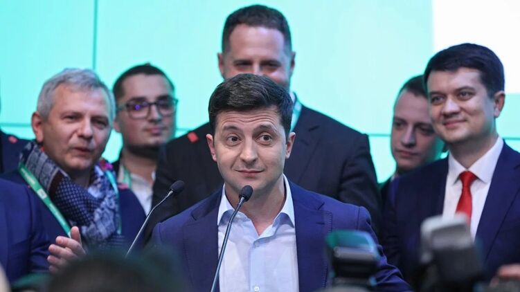 У Зеленского ищут варианты, как сохранить власть. Фото: