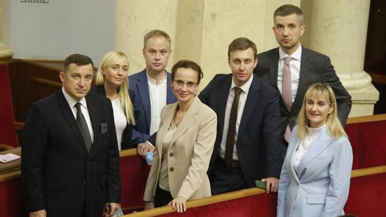 Группу