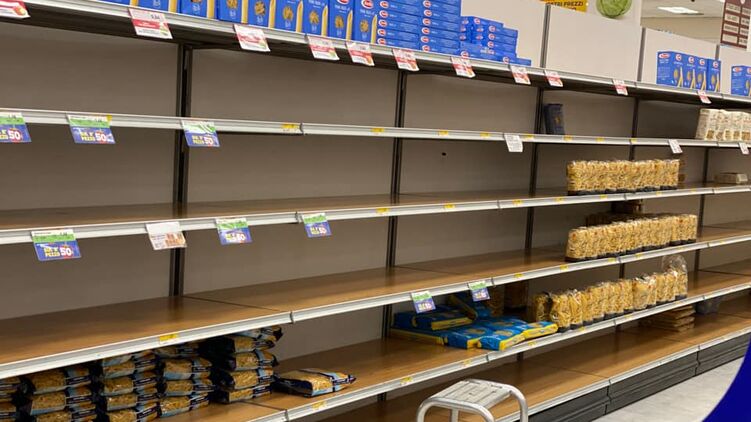 В Италии кое-где скупили пасту - главный продукты питания для местных. Фото: