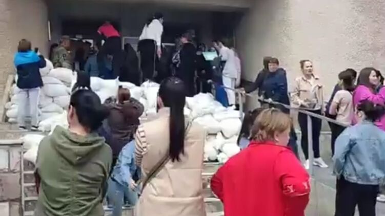 На Закарпатье протестуют против попытки отправить на фронт теробороновцев
