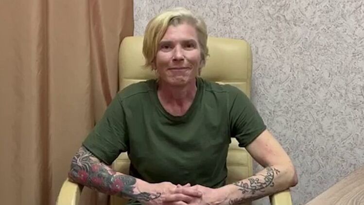 Юлия Тайра Паевская. Кадр из видео, записанного после освобождения из плена
