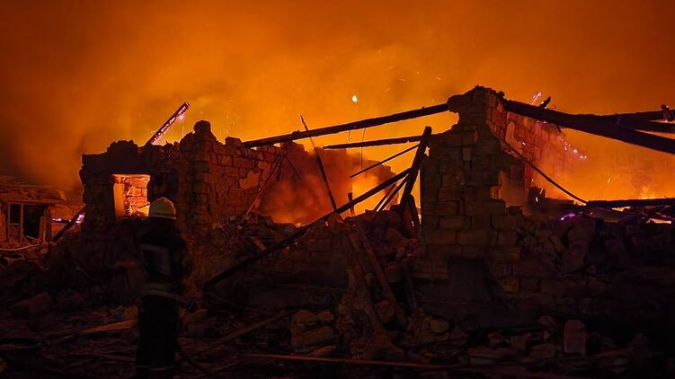 Пожар в Одесской области после ракетного удара