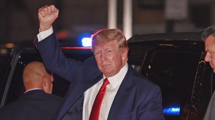 Несмотря на обвинения в шпионаже Трамп вновь планирует побороться за пост президента США