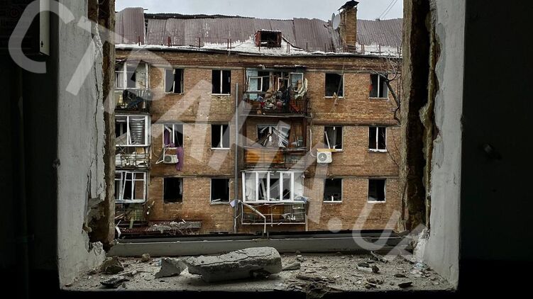 Дом в Вышгороде, куда попала ракета 23 ноября. Фото