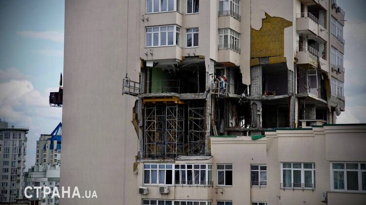 Восстановление поврежденного дома в Соломенском районе Киева. Фото: