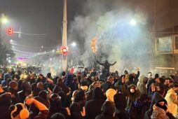 Що зараз відбувається з протестами в Ірані і до чого тут Китай