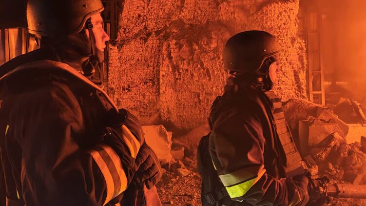 Ликвидация последствий удара в Одесской области. Фото: ГСЧС