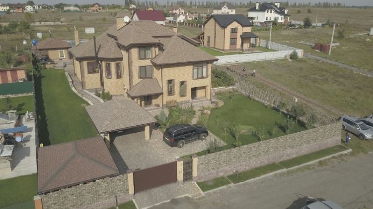 Элитные коттеджи в пригороде столицы третий год