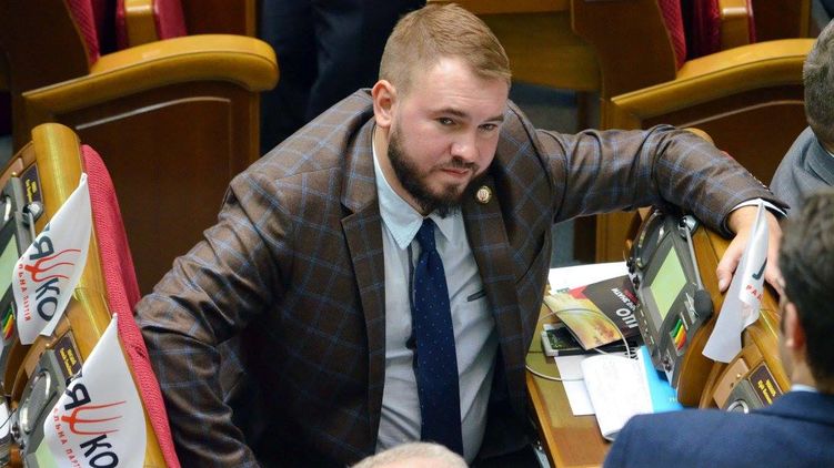 Андрей Лозовой стал автором самой скандальной правки из пакета