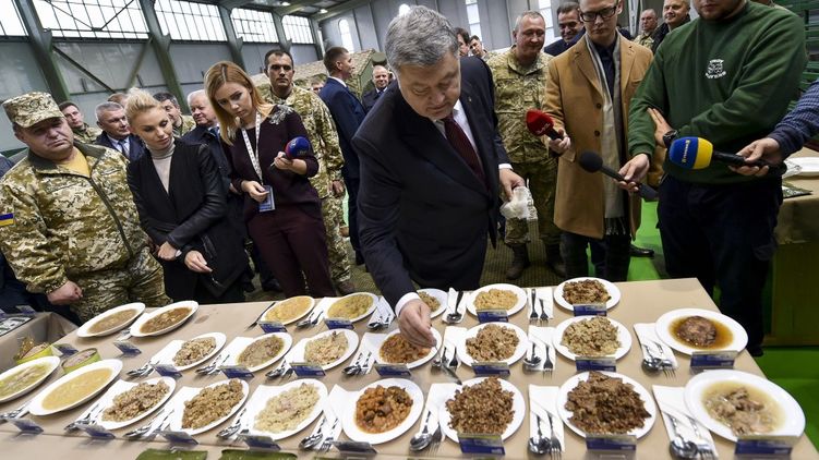 Порошенко пробует