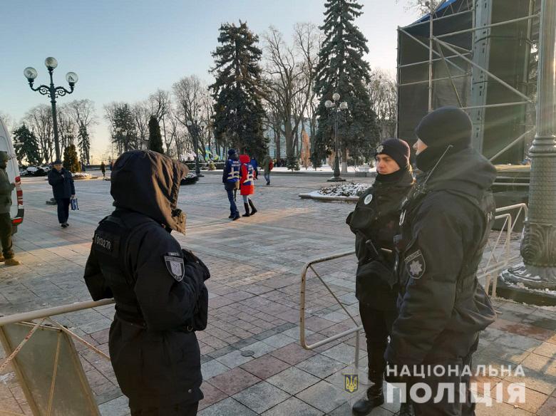 дежурство полиции и нацгвардейцев