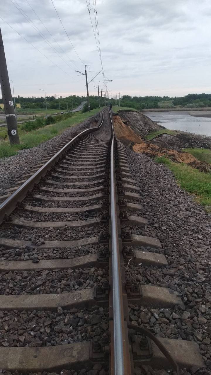 Вблизи Никополя разрушено ж/д полотно